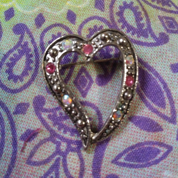 Small Sliver Heart Pin - Picture 3 of 5